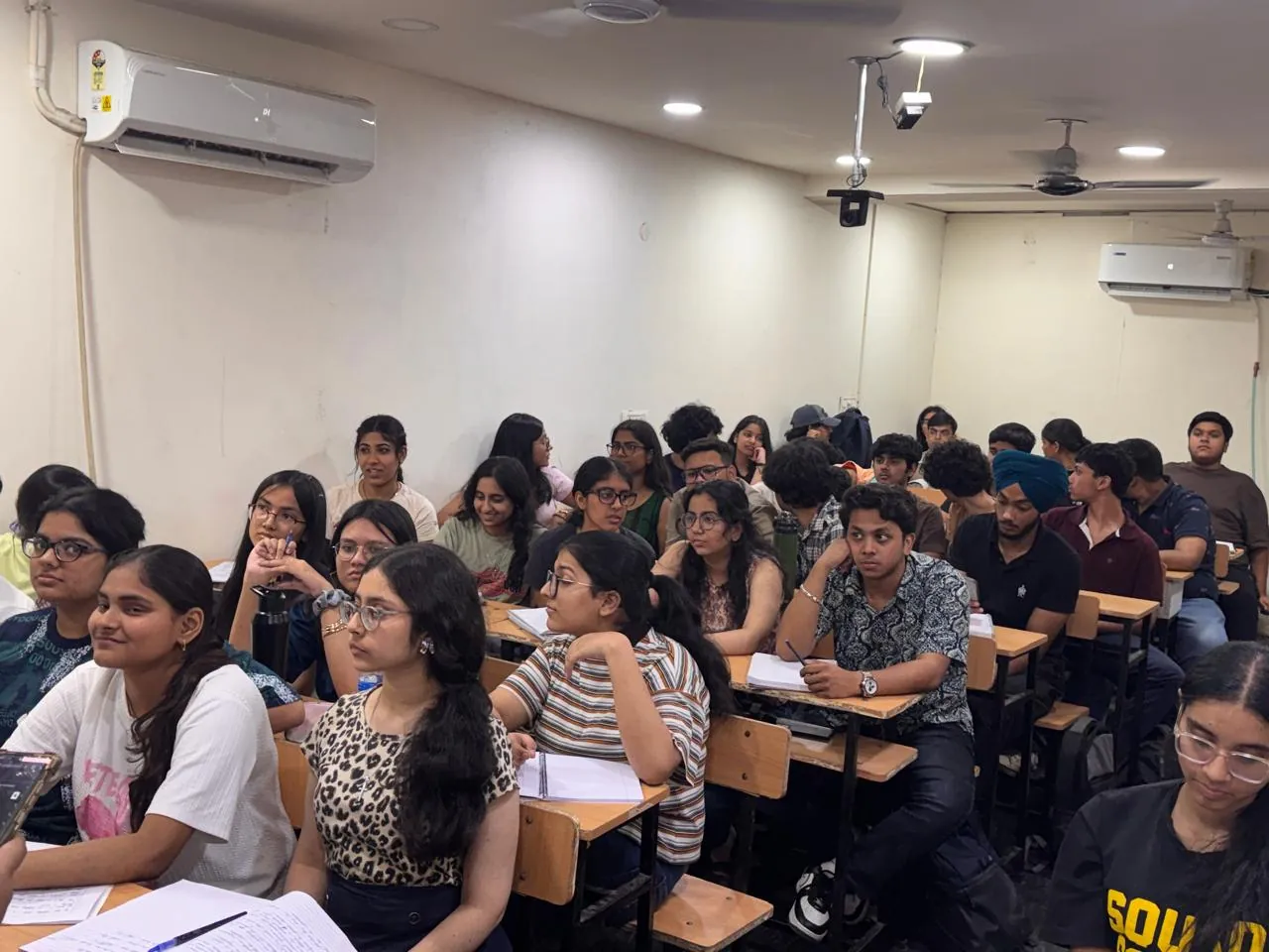 Students in class at ISL Competitive Centre, South Delhi — photo 10